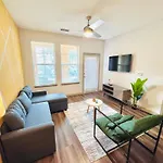 Entire Apartment King Bed, Pets Welcome, 15 Min To Parks, Resort-Style Amenities