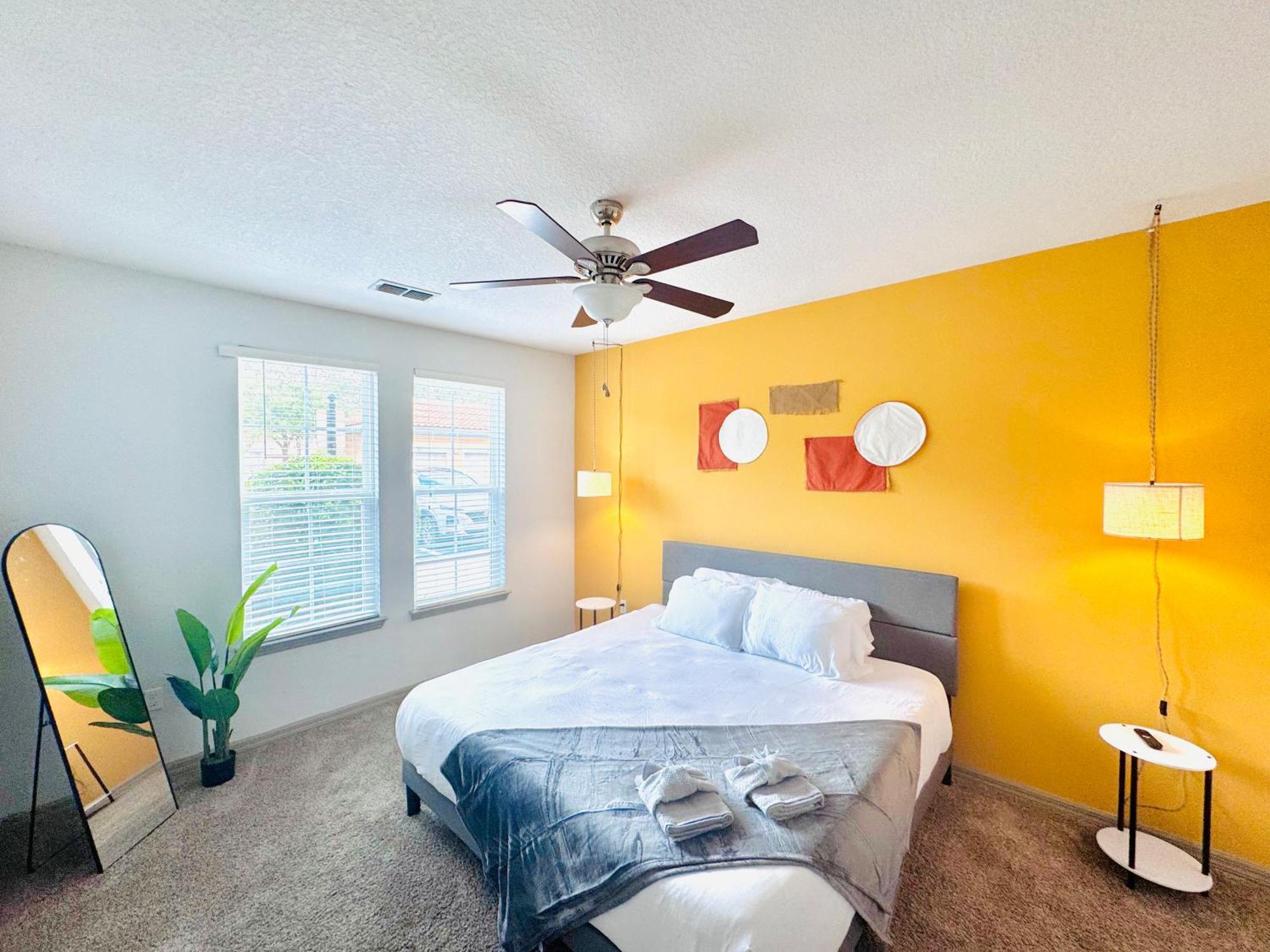 Entire King Bed, Pets Welcome, 15 Min To Parks, Resort-style Amenities * Kissimmee